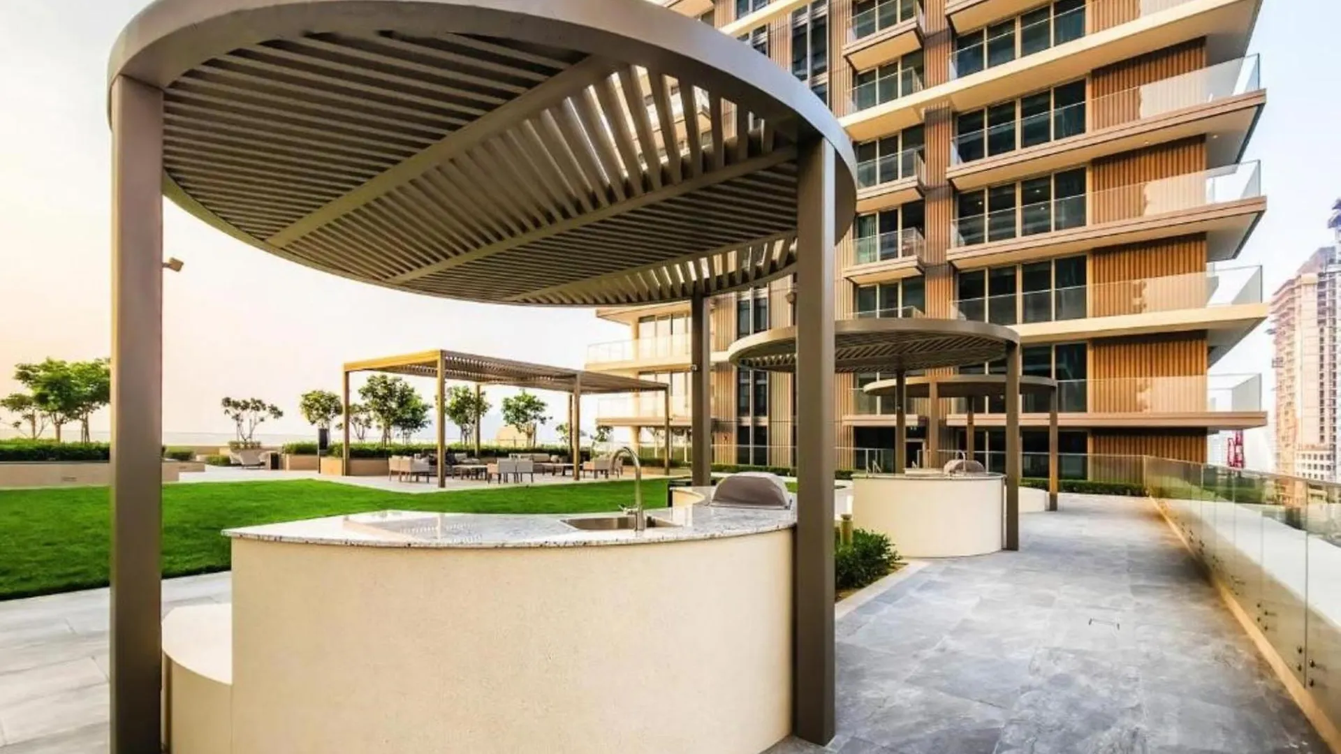 Luxurious 1Br At Beach Isle Tower 1 Emaar Beachfront, Dubai Marina By Deluxe Holiday Homes Apartment